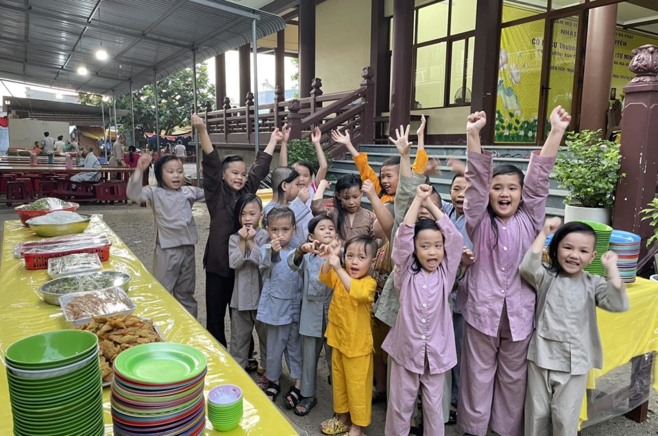 CHÙA TỪ ÂN SẮC TỨ CỔ KÍNH NẰM TRONG KHUÔN VIÊN CÔNG VIÊN TAO ĐÀN