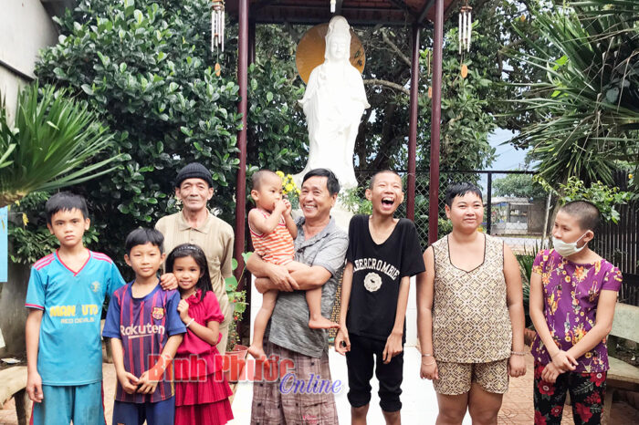 MÁI ẤM BÀ RÁ